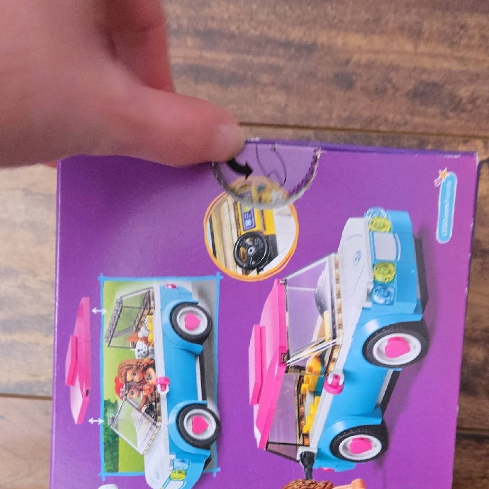 LEGO Friends Eco Car and Wind Turbine Set - Picture 3 of 3